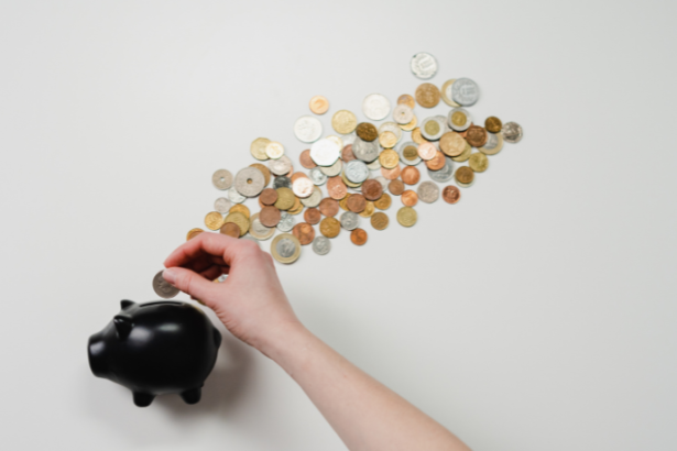 Descubra con Elias Assum Sabbag Junior cómo las finanzas conductuales ayudan a tomar decisiones financieras más inteligentes.