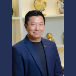 Milton Seigi Hayashi señala los factores que impulsan la búsqueda de naturalidad en la cirugía plástica.