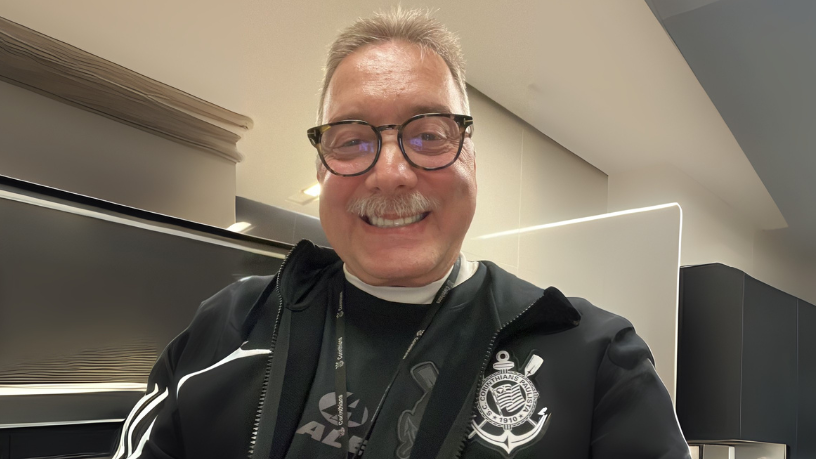 Paulo Twiaschor analiza cómo la construcción modular en aeropuertos garantiza eficiencia y rapidez en terminales de alto flujo.