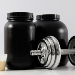 La protección nutricional empieza en el envase, según Elias Assum Sabbag Junior, asegurando la calidad de los suplementos deportivos.